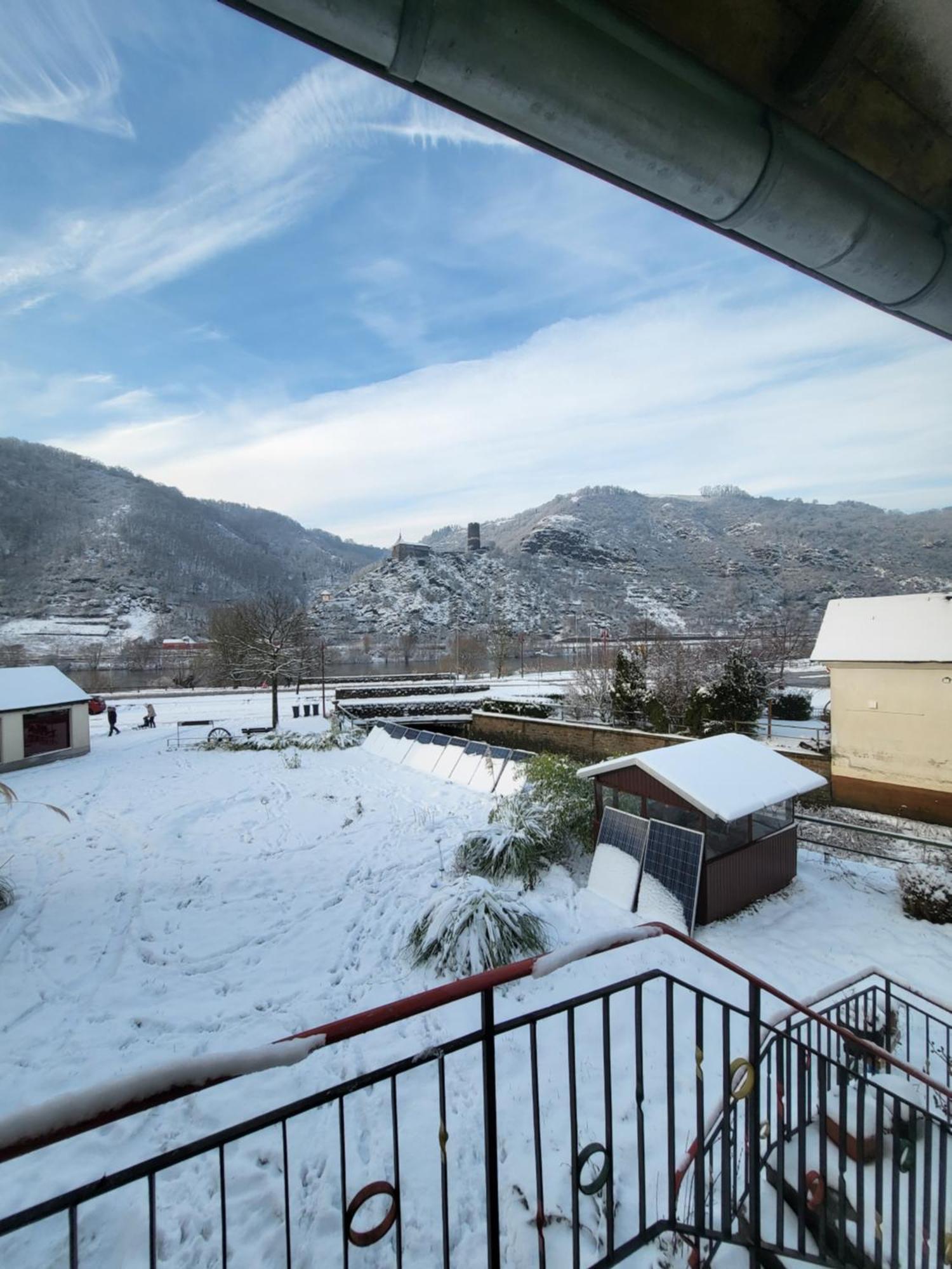 Appartement Burgener Burgblick à Burgen  Extérieur photo